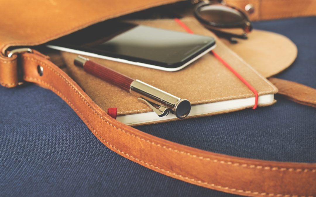5 Things You Should Always Bring with You to the Office